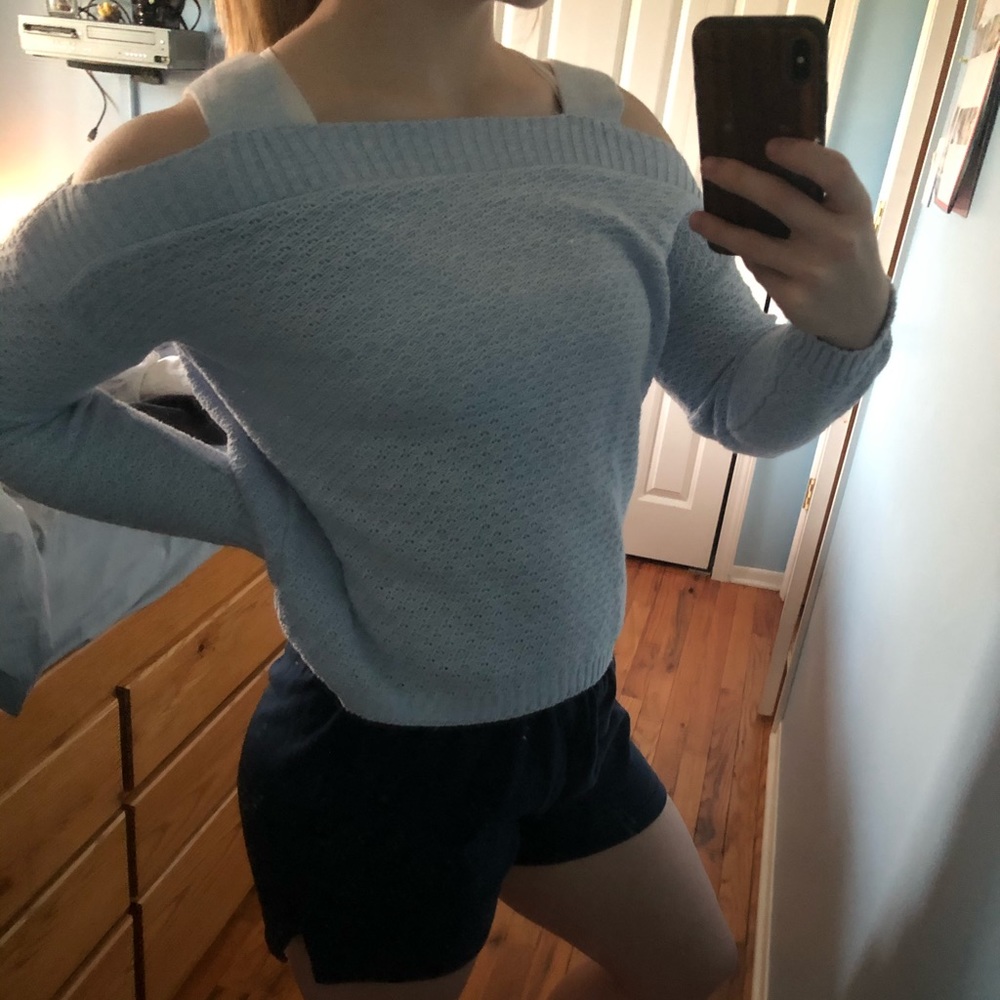 Periwinkle sweater - Picture 3 of 5